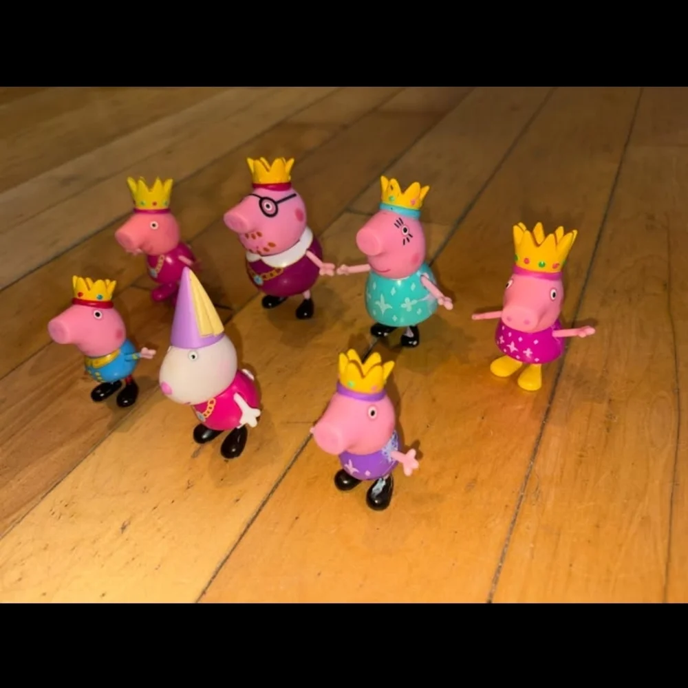Peppa Pig Royal Famiy Figure - Picture 4 of 5